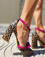 Sandalen mit hohem Absatz und Schleifenriemen im Leoparden-Farbblock-Design