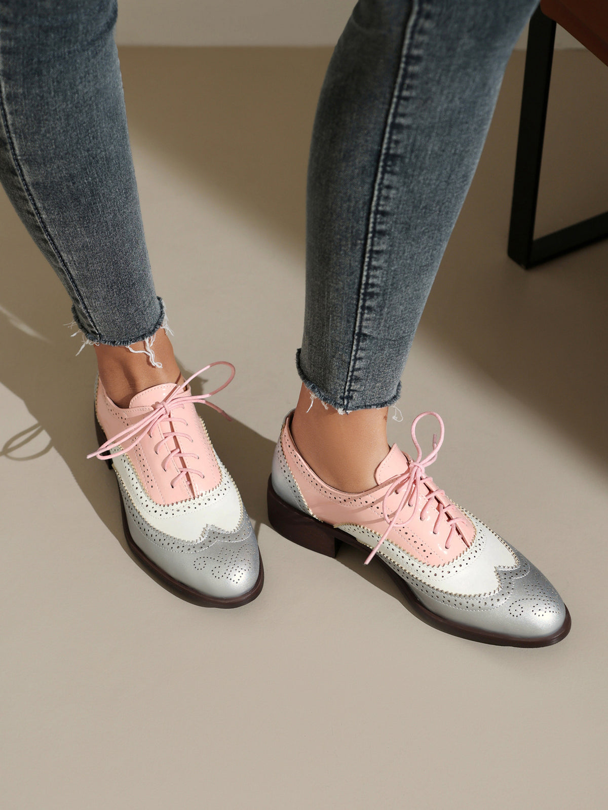 Retro British color-blocked lace-up brogues