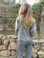 Tie-dye distressed style round neck sweatshirt and pants suit