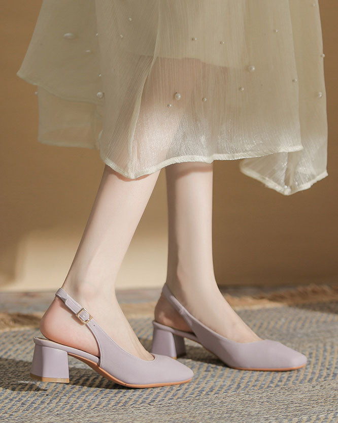 Sandalen mit klobigem Absatz, Riemen an der Rückseite und quadratischer Zehenpartie