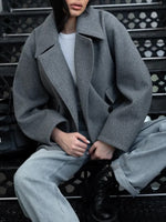 Stylish professional lapel and double-breasted design short wool coat