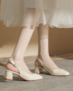 Sandalen mit klobigem Absatz, Riemen an der Rückseite und quadratischer Zehenpartie