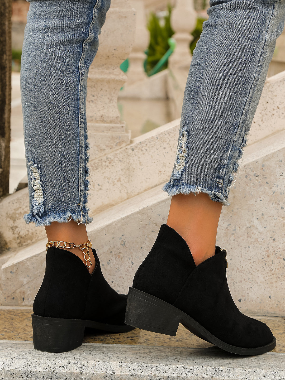 Chaussures Chelsea zippées à pointe fine et couture mi-haute