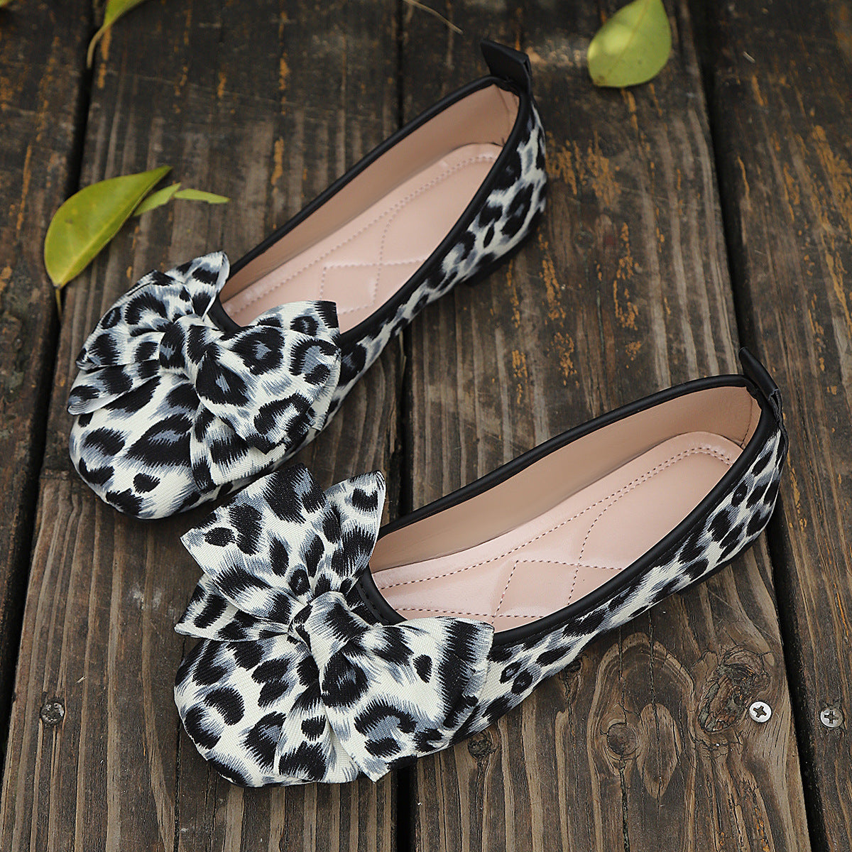 Round toe leopard print bow low heel shoes