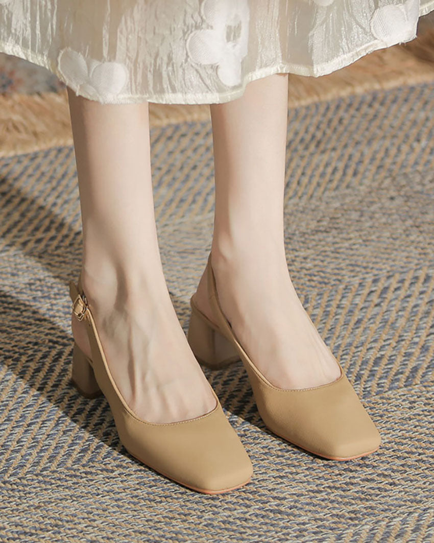 Sandalen mit klobigem Absatz, Riemen an der Rückseite und quadratischer Zehenpartie