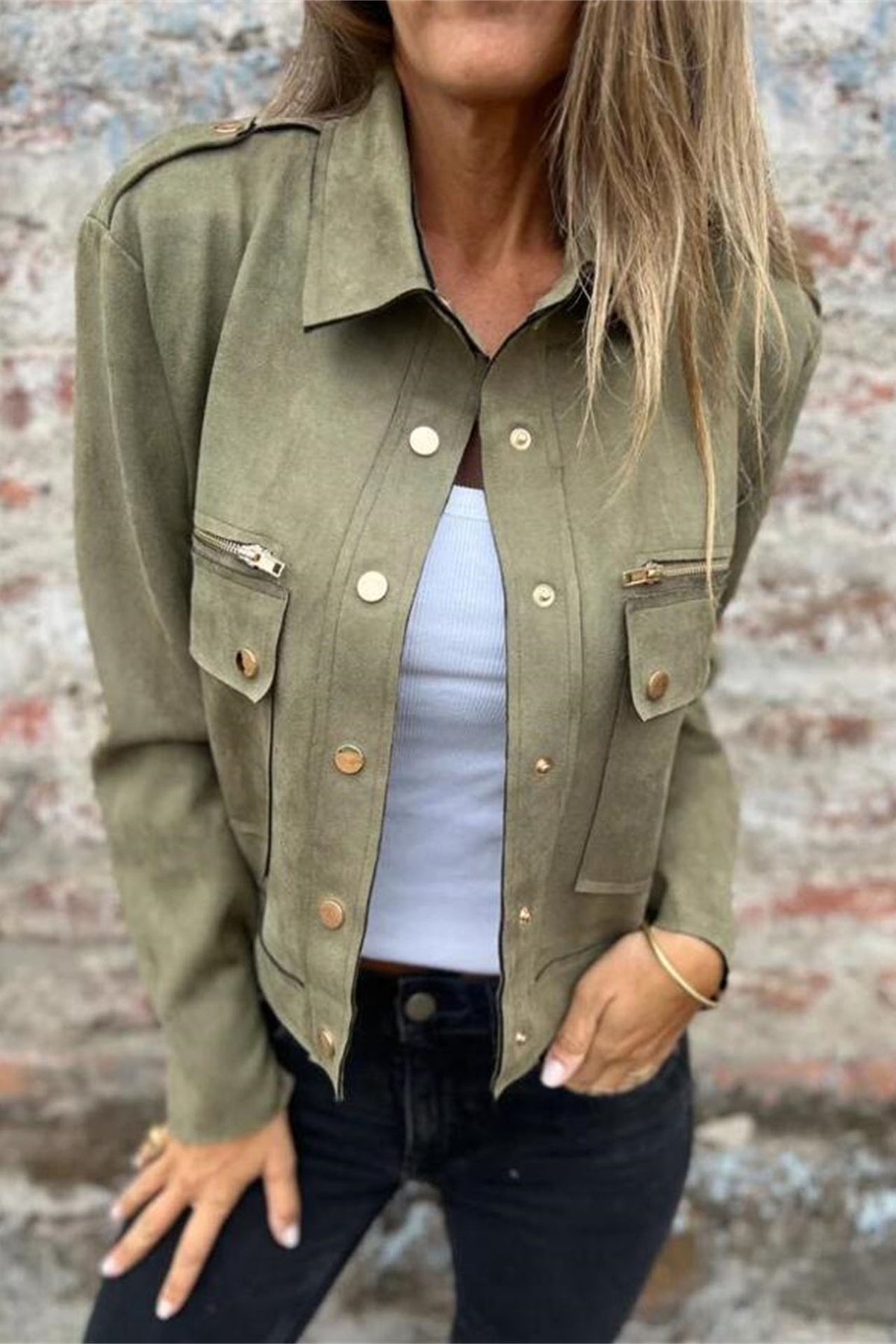 Langärmlige Jacke mit Metallreißverschluss auf der Brust und Revers