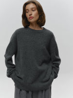 Loose and simple pullover solid color knitted sweater