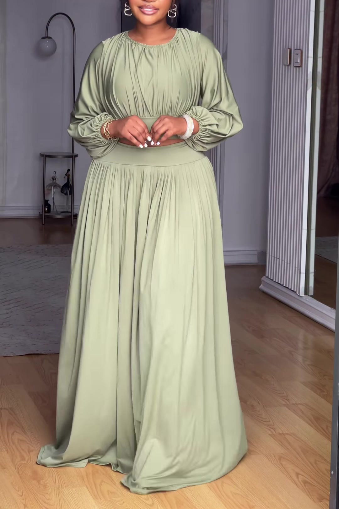 Round neck long-sleeved top elastic waist pleated skirt two-piece set