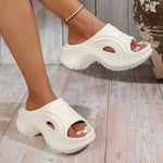 Aus einem Stück geformte, ultraweiche Hausschuhe mit dicker Sohle