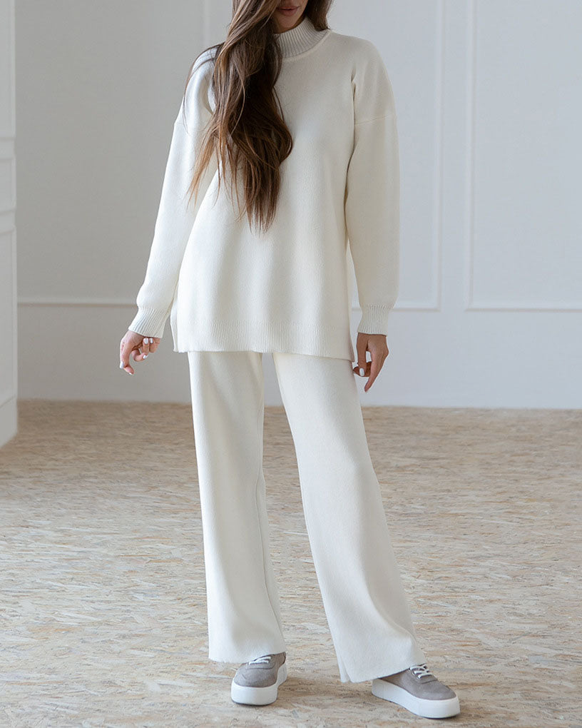 Einfarbiges Strickpullover-Set mit Rollkragen und Schlitz