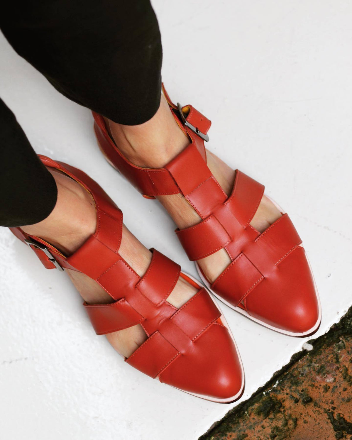 Vintage Römische Sandalen mit geschlossener Zehenpartie und niedrigem Absatz