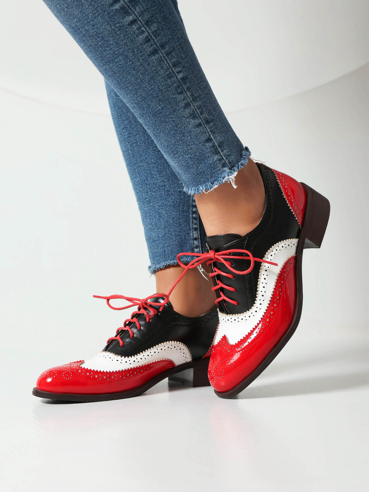 Retro British color-blocked lace-up brogues