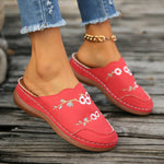 Chaussons à bout épais et broderies de fleurs