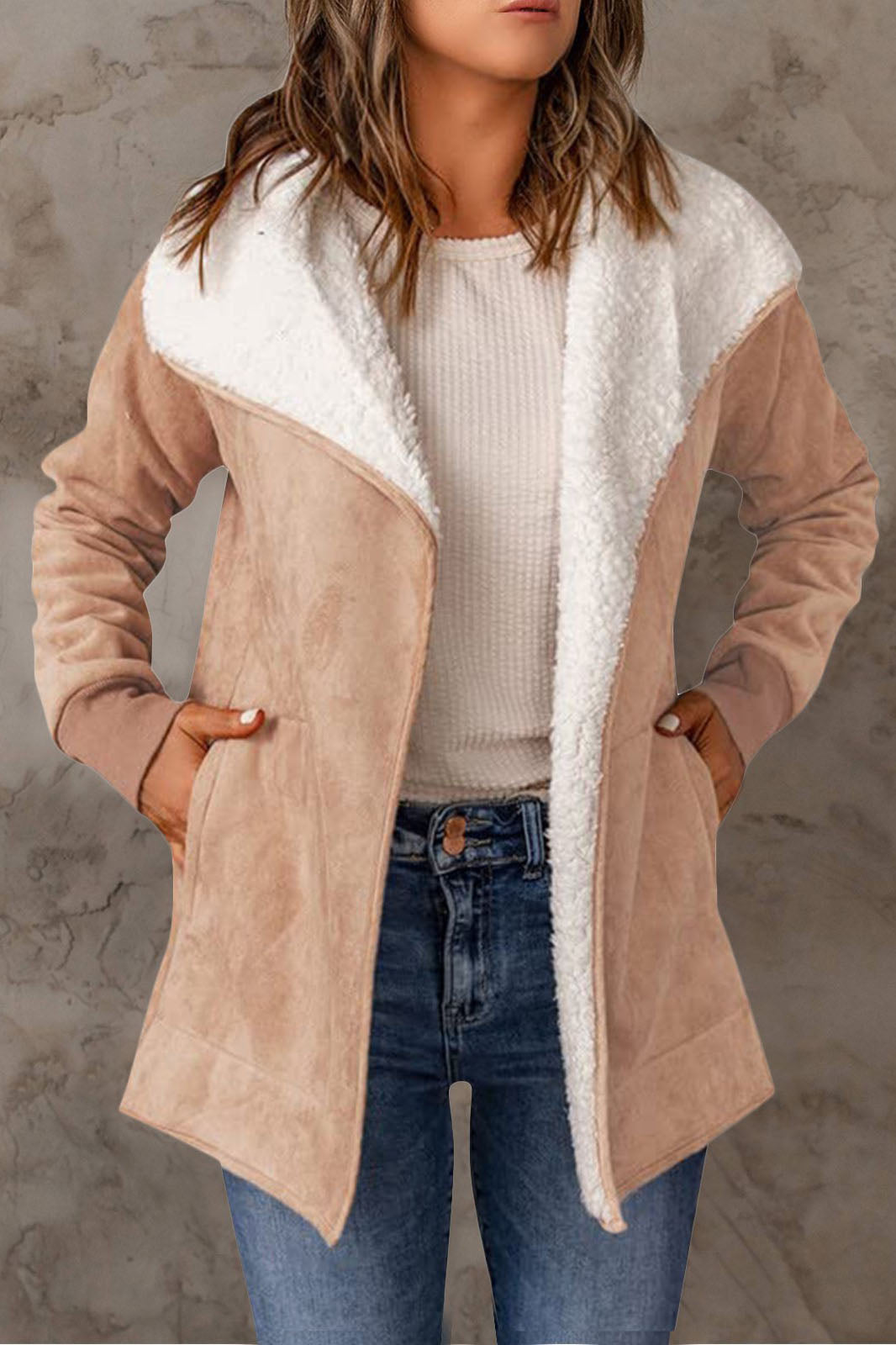 Langärmlige Thermojacke aus Wildleder und Lammwolle mit Revers