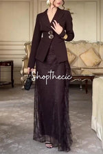 Completo due pezzi con giacca e gonna in pizzo, eco dell'Art Déco