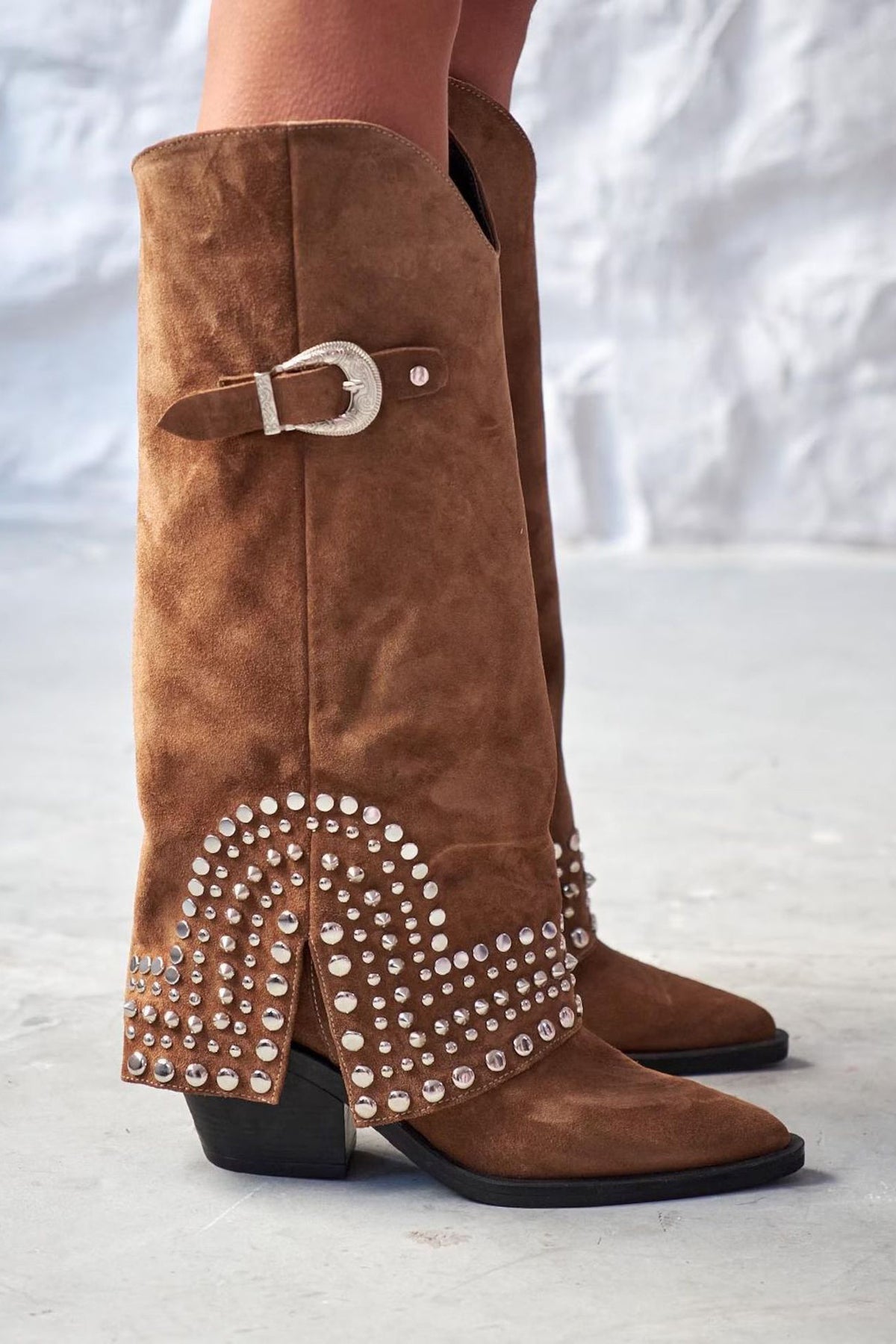 Suede pointed toe metal buckle rivet thick heel wide-leg slouch boots