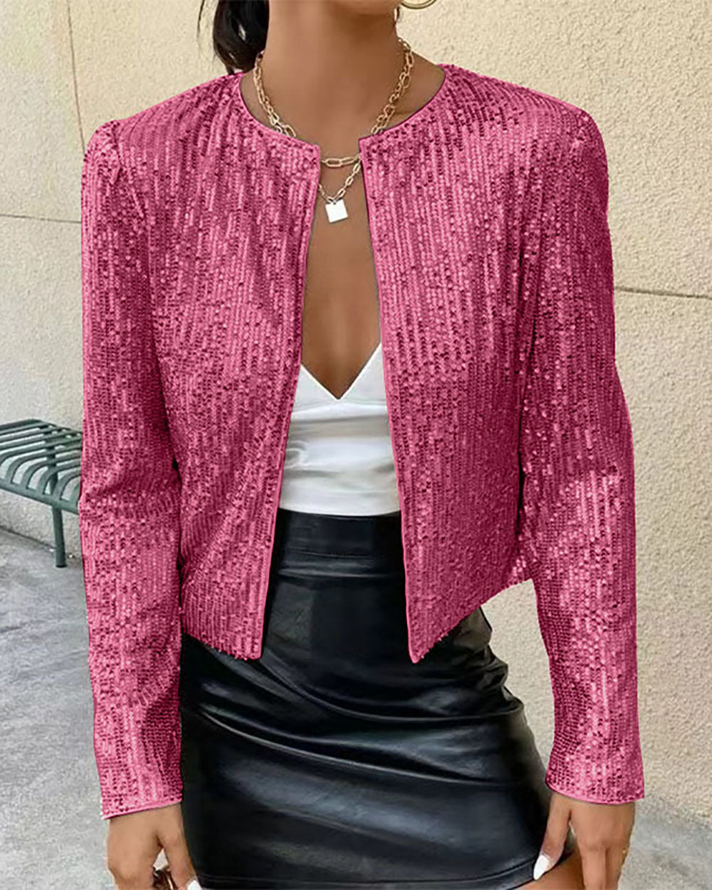 Manteau court élégant à col montant et sequins