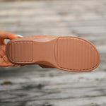 Chaussons à bout épais et broderies de fleurs