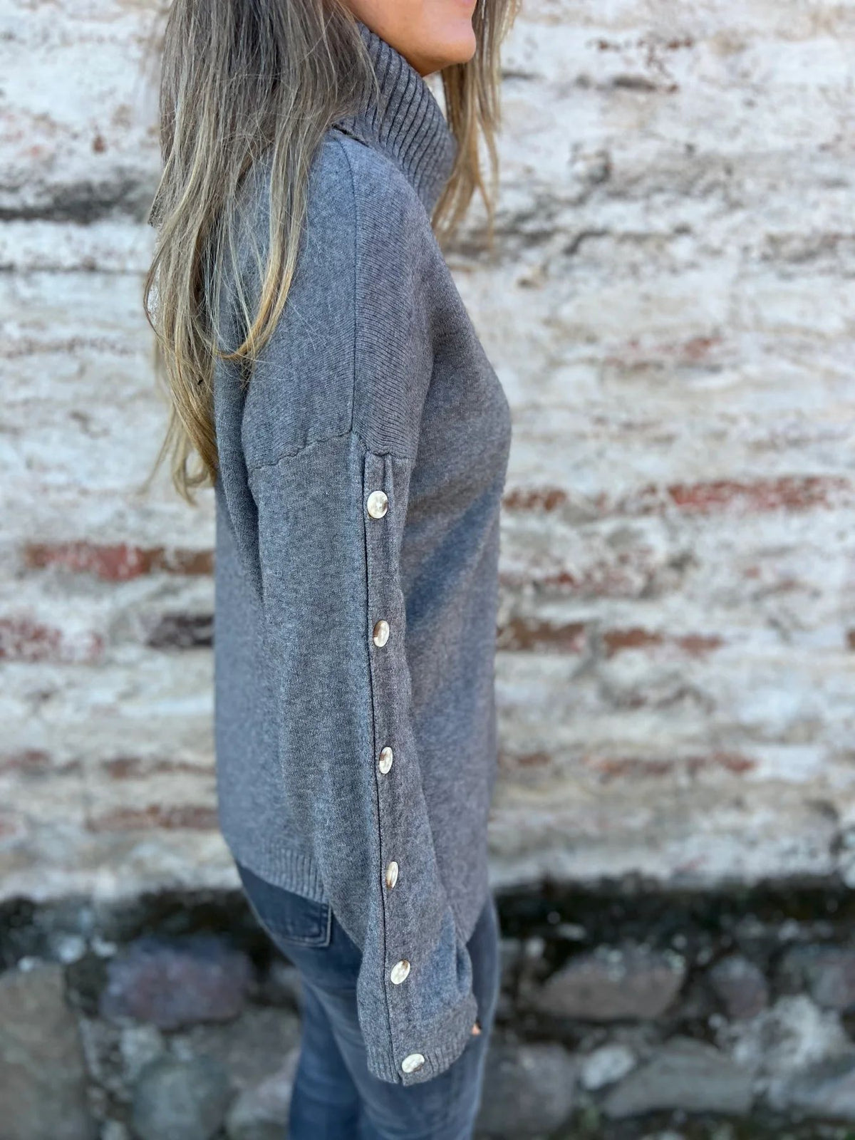 Turtleneck long sleeves button-down sleeves sweater