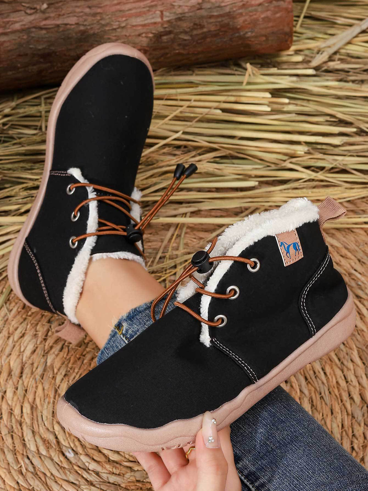 Convenient lacing system plush soft rubber sole snow boots
