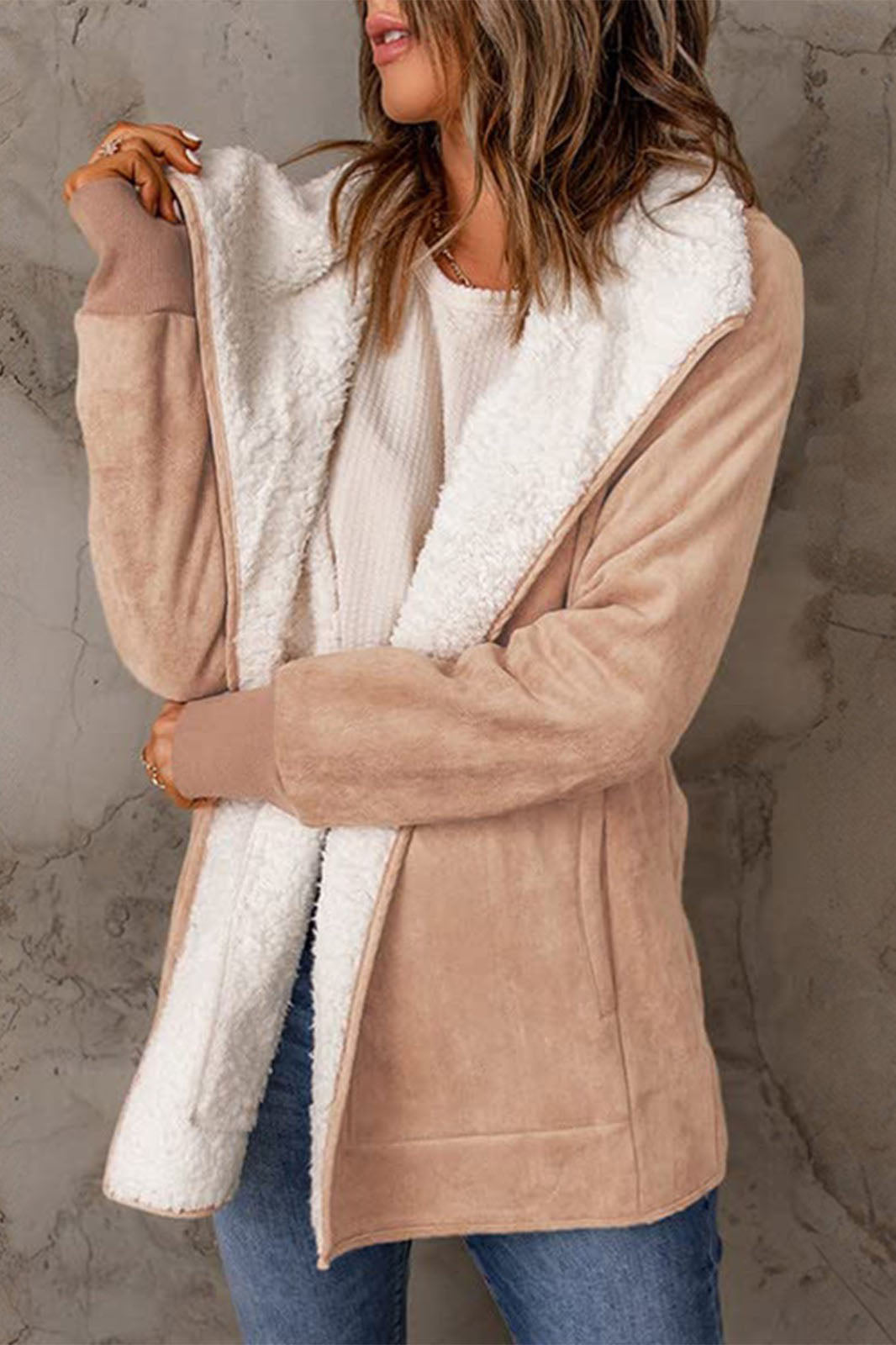 Langärmlige Thermojacke aus Wildleder und Lammwolle mit Revers