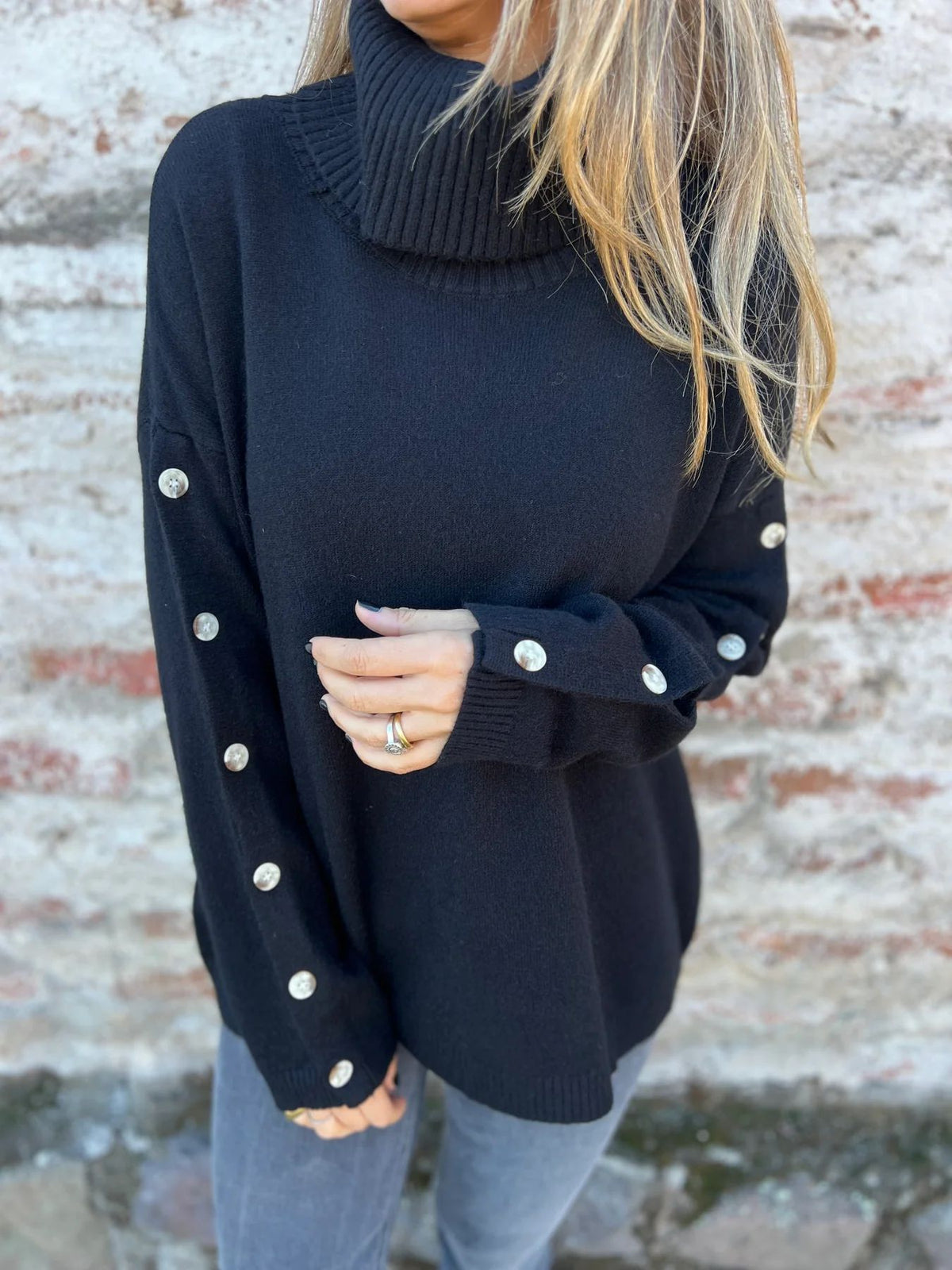 Turtleneck long sleeves button-down sleeves sweater