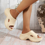 Aus einem Stück geformte, ultraweiche Hausschuhe mit dicker Sohle