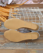 Glänzende, atmungsaktive Plateau-Sandalen aus Mesh mit Keilabsatz