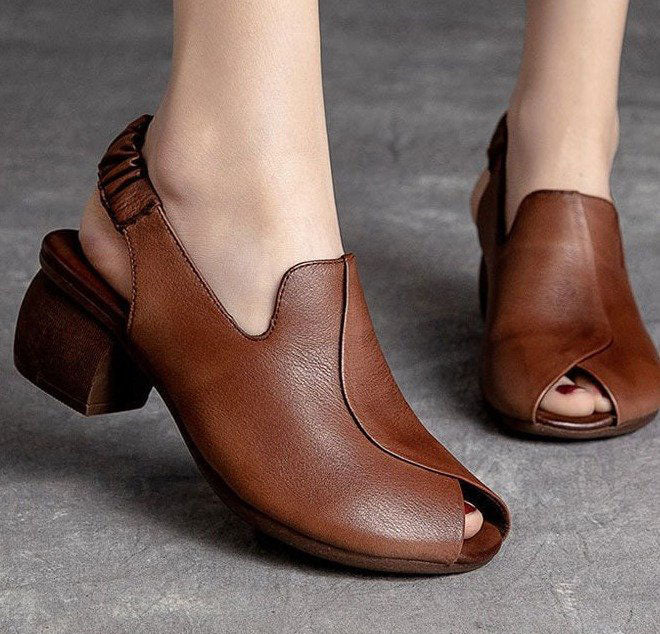 Sandales à bout ouvert et bride élastique à talon moyen épais