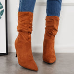 Mittelhohe Stiefel mit Stiletto-Absatz und spitzer Zehenpartie