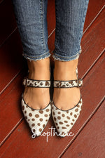 Chaussures plates à bout pointu avec boucle et sangle sur le cou-de-pied color block