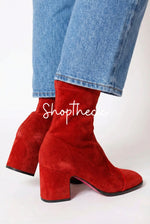 Stivali rossi con tacco medio e punta quadrata Modern Maverick