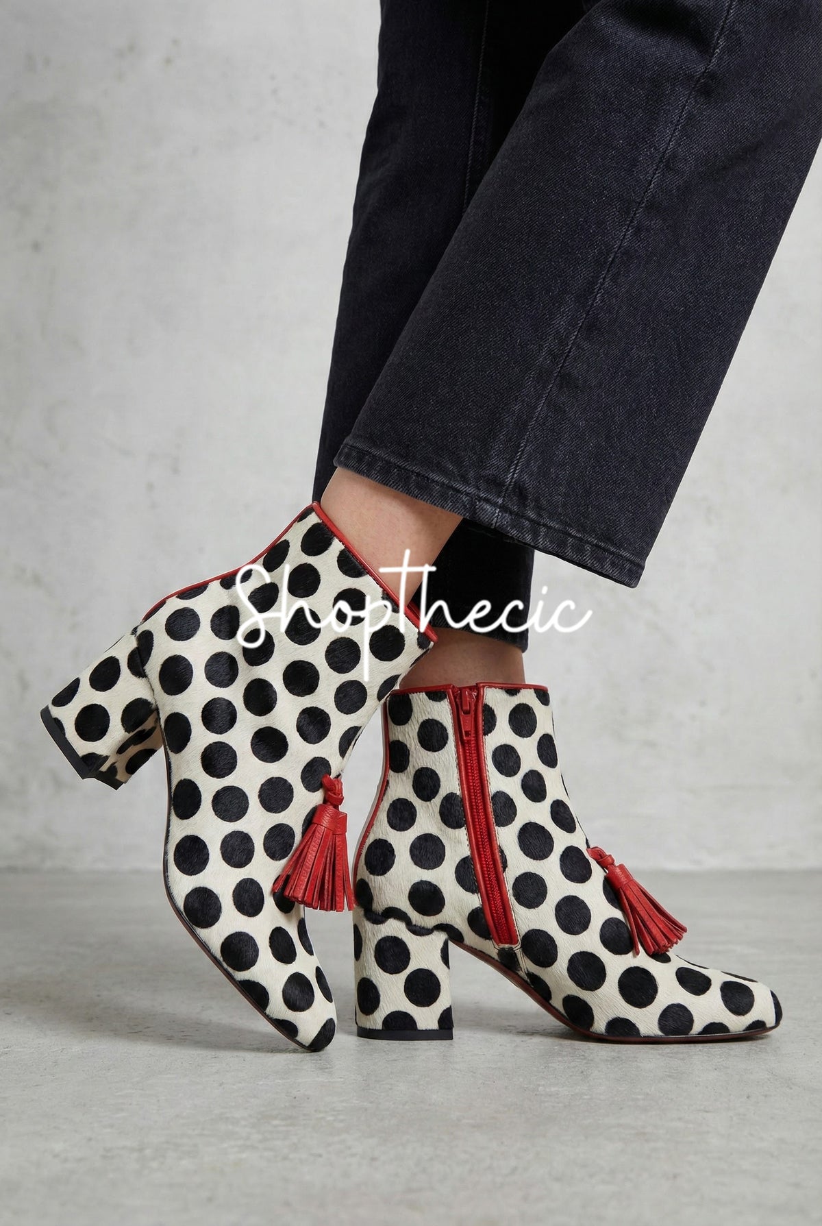 Stivali moderni Maverick con punta quadrata, nappe a pois e tacco medio