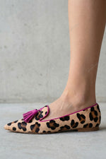 Color-blocked tassel leopard pointed toe suede flats