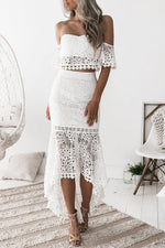 Ensemble deux pièces haut tube en dentelle et jupe crayon dos ouvert