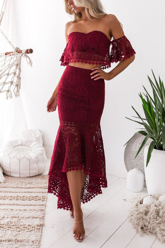 Ensemble deux pièces haut tube en dentelle et jupe crayon dos ouvert