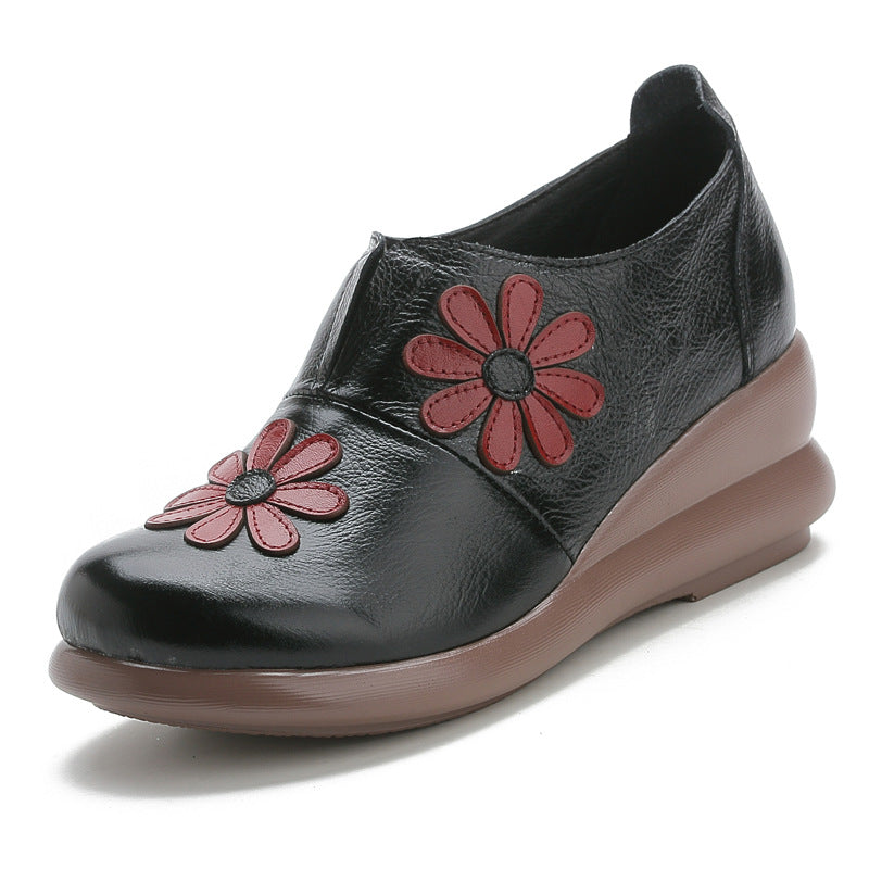 Loafer mit besticktem Blumenkeil und Keilabsatz aus Leder