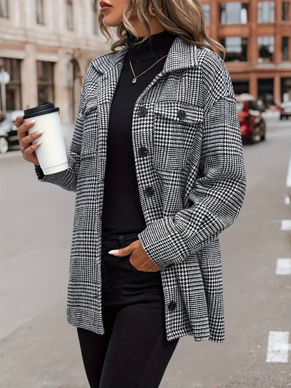 Einreihige Jacke mit Hahnentrittmuster und Pattentaschen