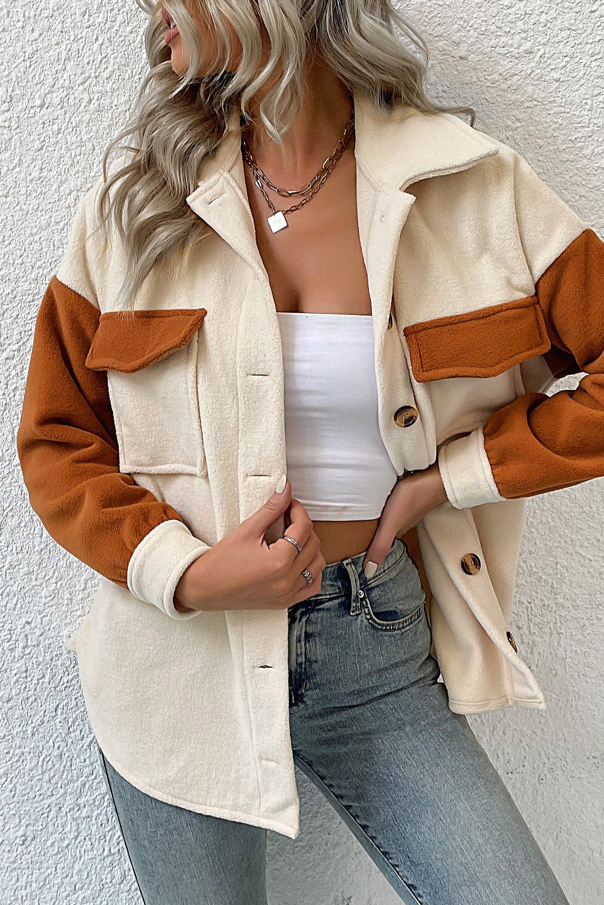 Nehmen Sie die Sherpa-Jacke von The Leap