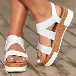 Flache Plateausandalen aus Stretchstoff