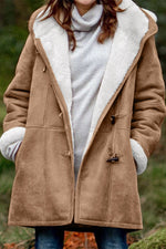 Hornschnallen-Taschenmantel mit Kapuze