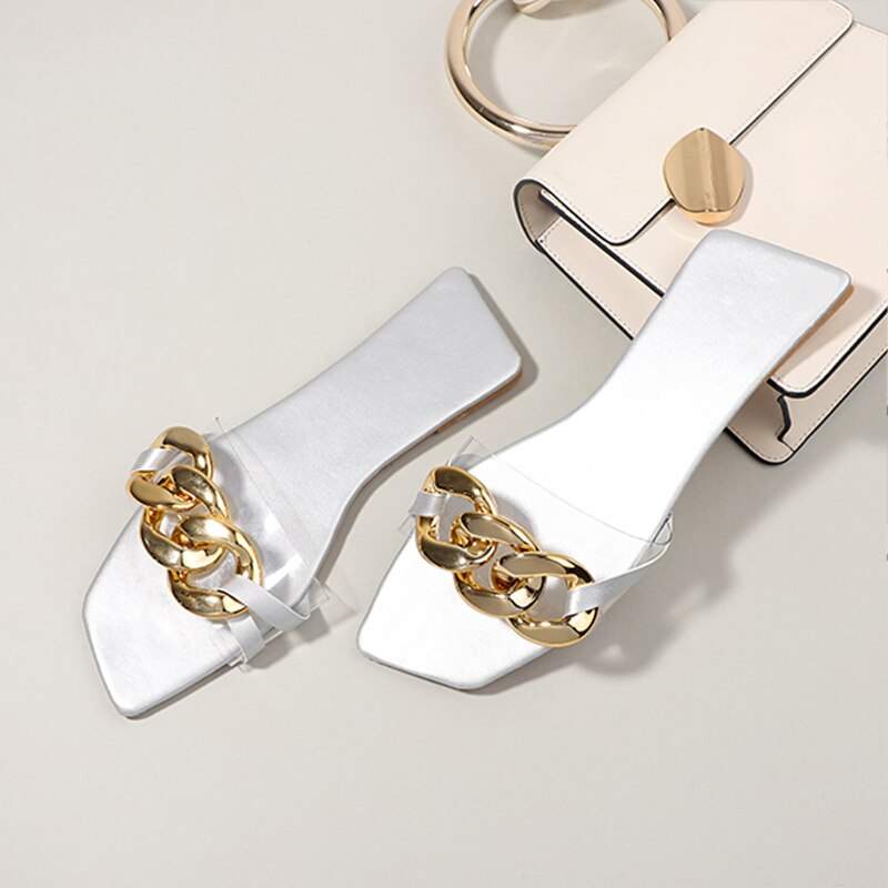 Pantoufles plates à chaîne en métal