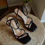 Sandalen mit quadratischem Zehenbereich und mittelhohem Absatz und Peep-Toe-Rückenriemen