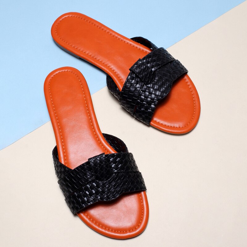 Strand-Slides mit niedrigem Absatz