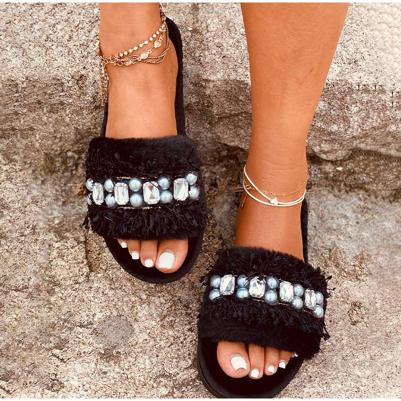 Pantoufles de luxe en peluche et fourrure perlées