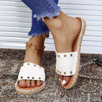 Pantoufles de couture en cuir à rivets punk