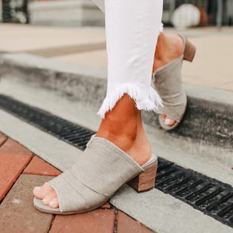 Pantoufles léopard à talons hauts épais