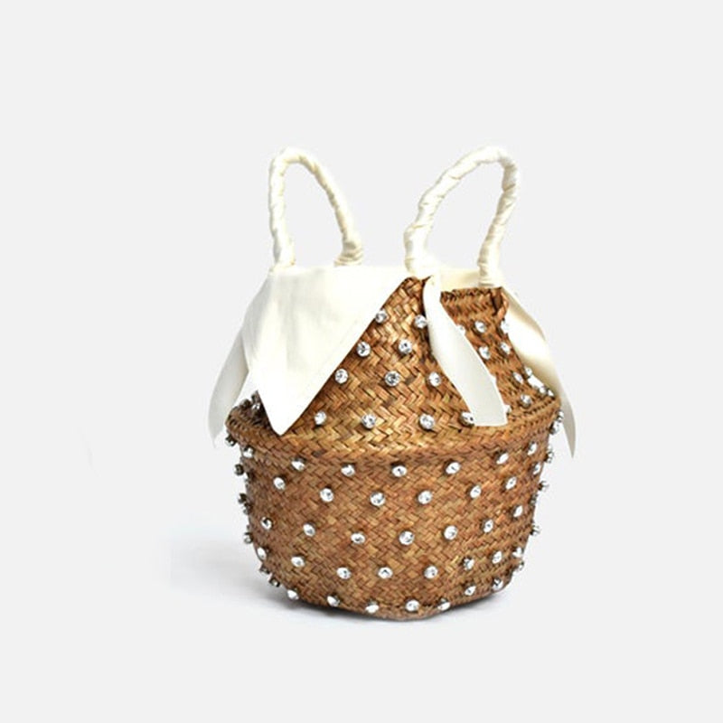 Sac de paille orné de perles à la main