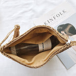 Sac de paille tricoté à pompon en demi-cercle