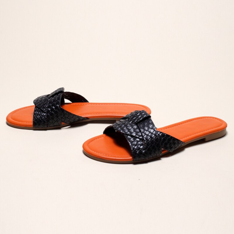 Strand-Slides mit niedrigem Absatz